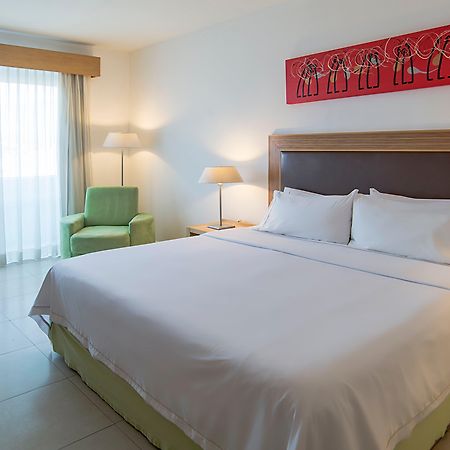 Holiday Inn Express Manzanillo, An Ihg Hotel Екстериор снимка
