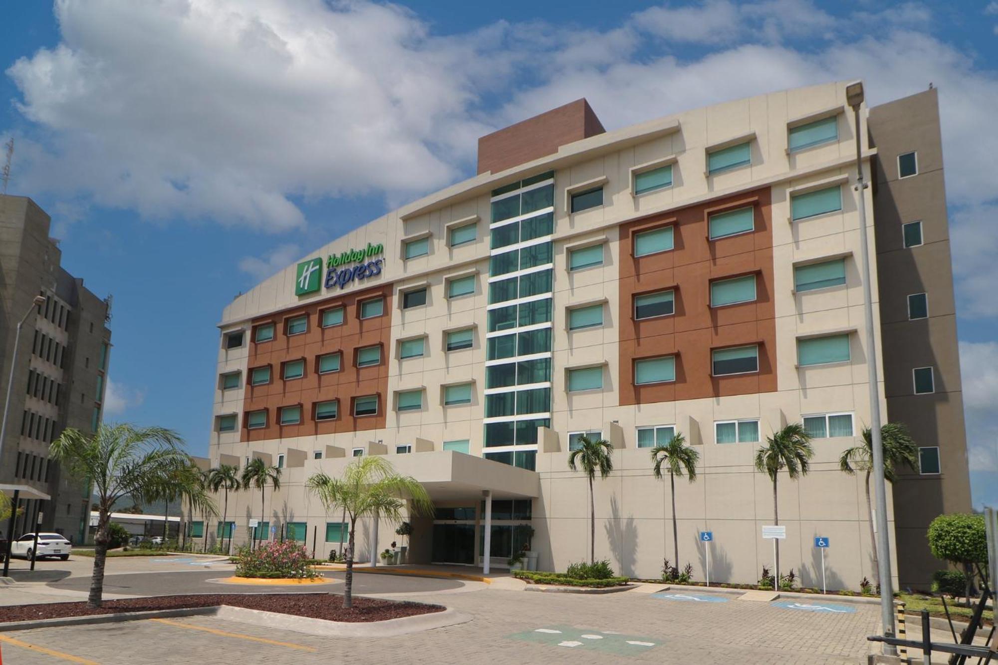 Holiday Inn Express Manzanillo By Ihg Екстериор снимка