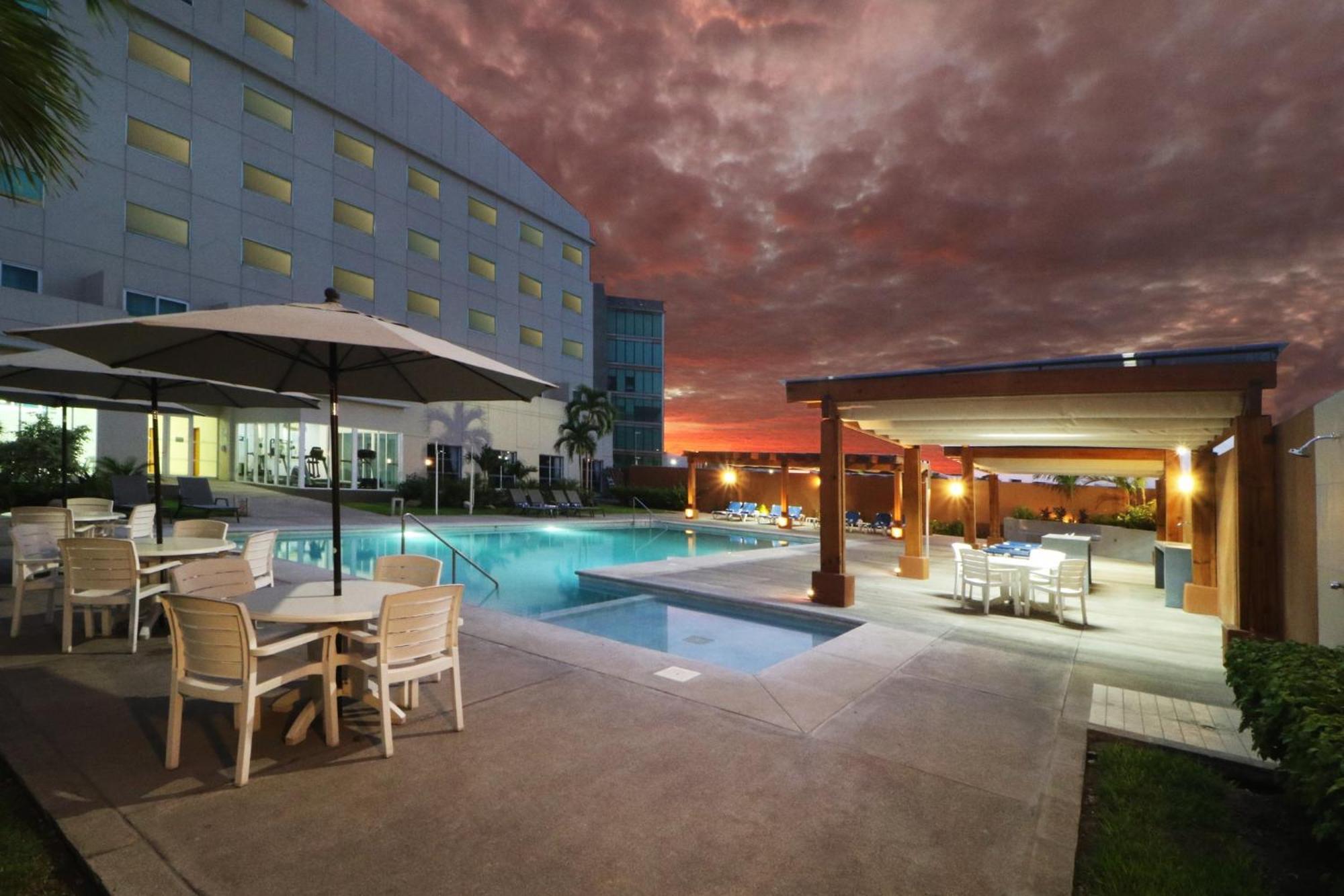 Holiday Inn Express Manzanillo By Ihg Екстериор снимка